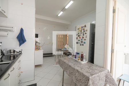 Apartamento à venda com 215m², 3 quartos e 2 vagas Apartamento à venda com 215m², 3 quartos e 2 vagasCozinha