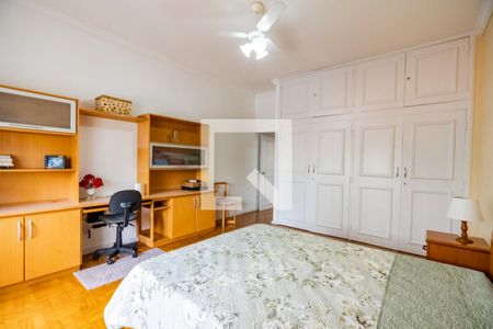 Apartamento à venda com 215m², 3 quartos e 2 vagas Apartamento à venda com 215m², 3 quartos e 2 vagasSuite 3