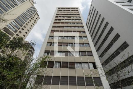 Apartamento à venda com 215m², 3 quartos e 2 vagas Apartamento à venda com 215m², 3 quartos e 2 vagasFachada