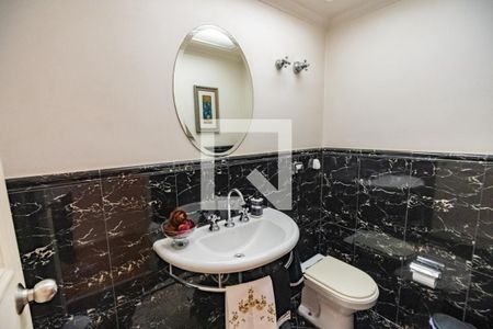 Apartamento à venda com 215m², 3 quartos e 2 vagas Apartamento à venda com 215m², 3 quartos e 2 vagasLavabo