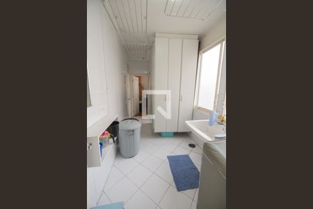 Apartamento à venda com 215m², 3 quartos e 2 vagas Apartamento à venda com 215m², 3 quartos e 2 vagasÁrea de Serviço
