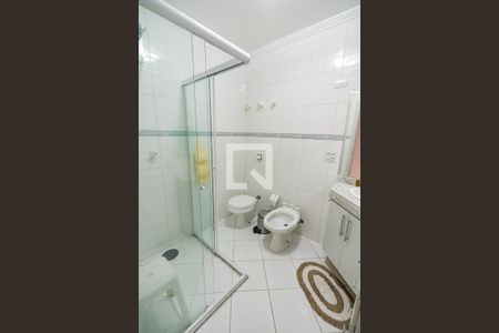 Apartamento à venda com 215m², 3 quartos e 2 vagas Apartamento à venda com 215m², 3 quartos e 2 vagasBanheiro Suite 1