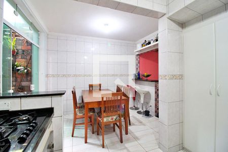 Casa à venda com 126m², 3 quartos e 2 vagasCozinha