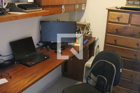 Apartamento à venda com 170m², 3 quartos e 3 vagas Apartamento à venda com 170m², 3 quartos e 3 vagasEscritório