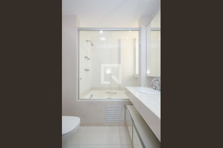 Apartamento à venda com 156m², 4 quartos e 3 vagasBanheiro da Suíte