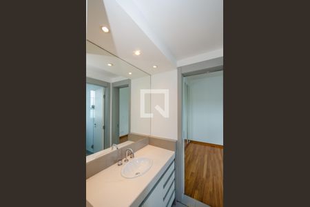 Apartamento à venda com 156m², 4 quartos e 3 vagasBanheiro Semi - suítes