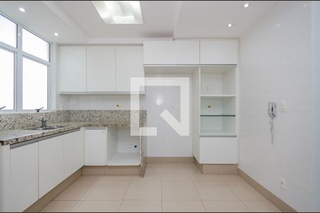 Apartamento à venda com 156m², 4 quartos e 3 vagasCozinha