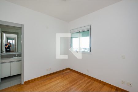 Apartamento à venda com 156m², 4 quartos e 3 vagasSuíte 2