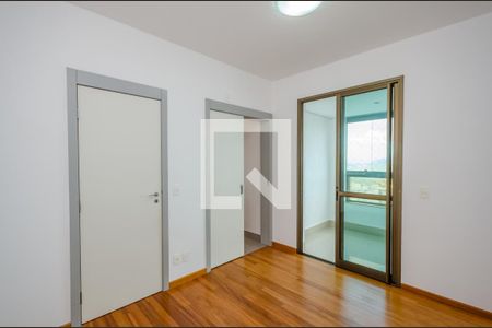 Apartamento à venda com 156m², 4 quartos e 3 vagasSemi - suíte 2