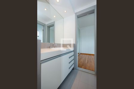 Apartamento à venda com 156m², 4 quartos e 3 vagasBanheiro Semi - suítes