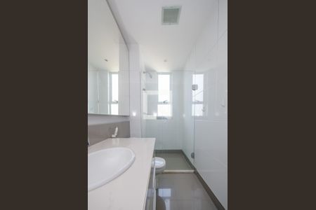 Apartamento à venda com 156m², 4 quartos e 3 vagasBanheiro da Suíte 2