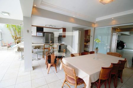 Casa à venda com 501m², 5 quartos e 5 vagasSalão de Festa