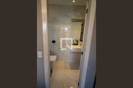 Casa à venda com 501m², 5 quartos e 5 vagasBanheiro da Suíte 2