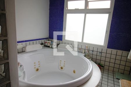 Casa à venda com 501m², 5 quartos e 5 vagasBanheiro da Suíte 1