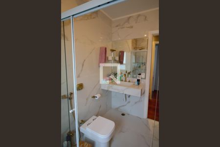 Casa à venda com 501m², 5 quartos e 5 vagasBanheiro corredor