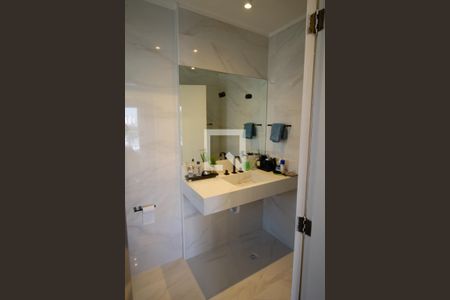 Casa à venda com 501m², 5 quartos e 5 vagasBanheiro da Suíte 2