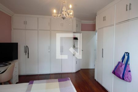 Casa à venda com 501m², 5 quartos e 5 vagasQuarto 3