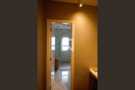 Casa à venda com 501m², 5 quartos e 5 vagasHall Banheiro Corredor