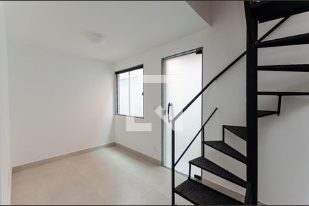 Sala de apartamento para alugar com 2 quartos, 45m² em Jacaré, Niterói