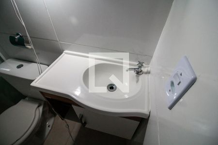 Banheiro de kitnet/studio para alugar com 0 quarto, 22m² em Cidade Mãe do Céu, São Paulo