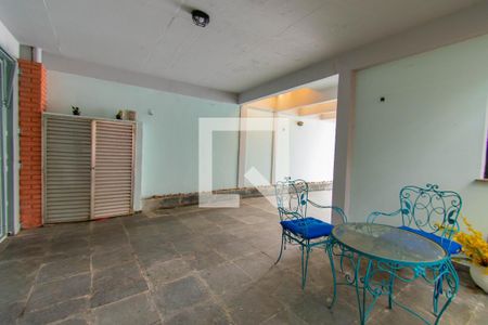 Casa à venda com 187m², 3 quartos e 4 vagas Casa à venda com 187m², 3 quartos e 4 vagasGaragem