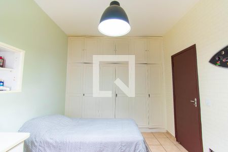 Casa à venda com 187m², 3 quartos e 4 vagas Casa à venda com 187m², 3 quartos e 4 vagasQuarto 2