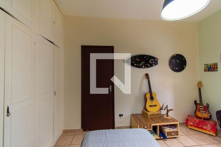 Casa à venda com 187m², 3 quartos e 4 vagas Casa à venda com 187m², 3 quartos e 4 vagasQuarto 2