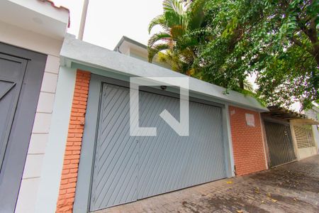 Casa à venda com 187m², 3 quartos e 4 vagas Casa à venda com 187m², 3 quartos e 4 vagasFachada