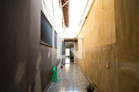 Casa à venda com 189m², 3 quartos e 2 vagasQuintal - Corredor