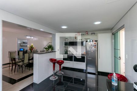 Casa à venda com 513m², 5 quartos e 6 vagasCozinha