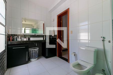 Casa à venda com 513m², 5 quartos e 6 vagasBanheiro da Suíte 3