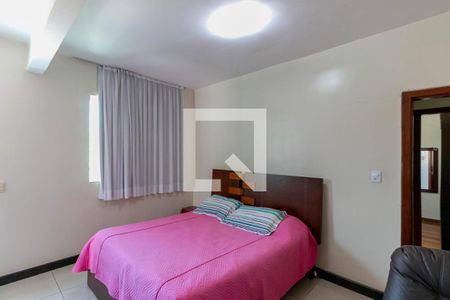 Casa à venda com 513m², 5 quartos e 6 vagasQuarto Suíte 3