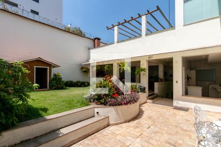 Casa à venda com 513m², 5 quartos e 6 vagasQuintal