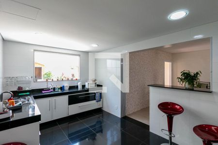Casa à venda com 513m², 5 quartos e 6 vagasCozinha