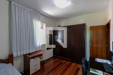 Casa à venda com 513m², 5 quartos e 6 vagasQuarto Suíte 2