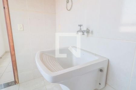 Banheiro de kitnet/studio para alugar com 1 quarto, 45m² em Vila Canero, São Paulo