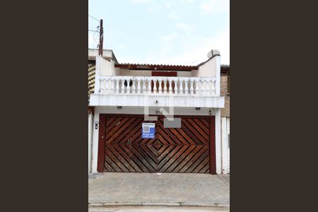 Casa à venda com 179m², 3 quartos e 2 vagasFachada