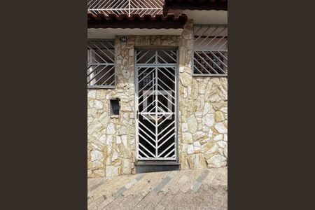 Casa à venda com 244m², 3 quartos e 2 vagasEntrada