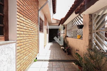Casa à venda com 244m², 3 quartos e 2 vagasEntrada