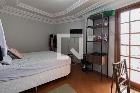 Casa à venda com 244m², 3 quartos e 2 vagasSuíte