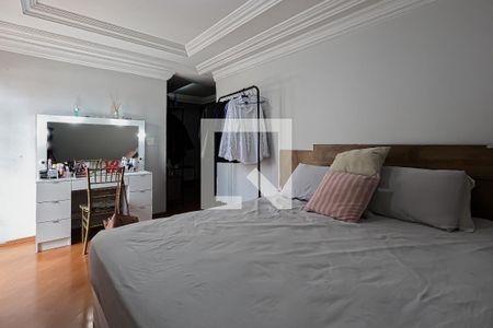 Casa à venda com 244m², 3 quartos e 2 vagasSuíte