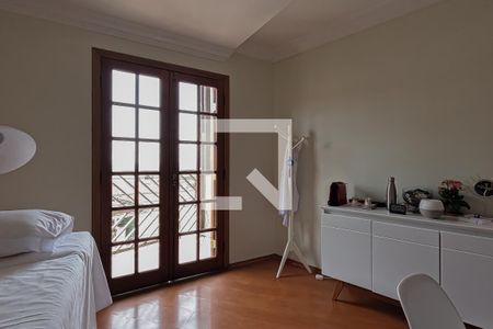 Casa à venda com 244m², 3 quartos e 2 vagasQuarto 2
