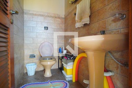 Casa à venda com 220m², 4 quartos e 4 vagasBanheiro