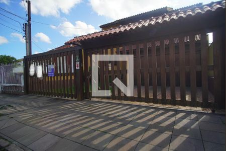 Casa à venda com 220m², 4 quartos e 4 vagasFachada