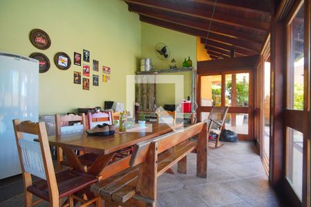 Casa à venda com 220m², 4 quartos e 4 vagasÁrea comum - Salão de festas