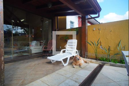 Casa à venda com 220m², 4 quartos e 4 vagasPátio