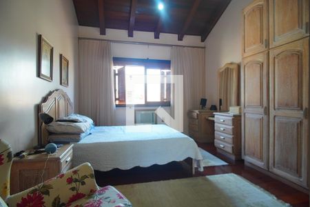 Casa à venda com 220m², 4 quartos e 4 vagasQuarto Suíte