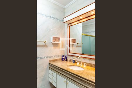 Casa à venda com 255m², 3 quartos e 5 vagas Casa à venda com 255m², 3 quartos e 5 vagasBanheiro da Suíte 2