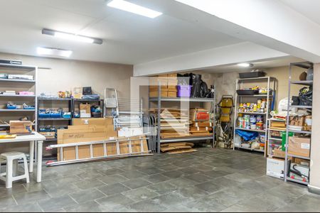 Casa à venda com 255m², 3 quartos e 5 vagas Casa à venda com 255m², 3 quartos e 5 vagasGaragem