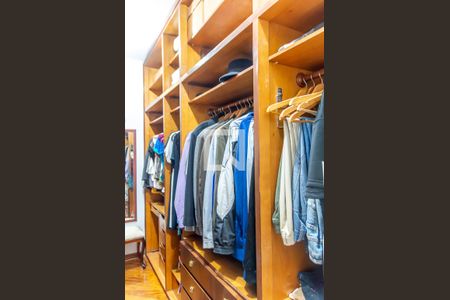 Casa à venda com 255m², 3 quartos e 5 vagas Casa à venda com 255m², 3 quartos e 5 vagasCloset do quarto 3